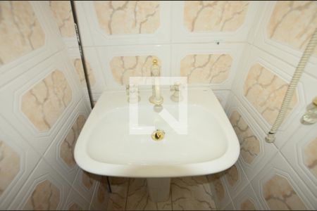 Lavabo de casa de condomínio à venda com 4 quartos, 300m² em Vila Kosmos, Rio de Janeiro