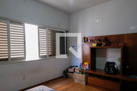 Casa à venda com 330m², 5 quartos e 2 vagasQuarto 4