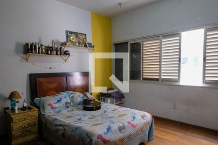 Casa à venda com 330m², 5 quartos e 2 vagasQuarto 4
