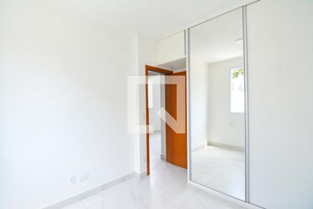 Quarto  de apartamento para alugar com 2 quartos, 95m² em Grajaú, Belo Horizonte