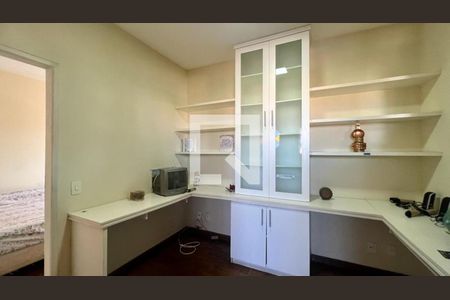 Apartamento à venda com 171m², 3 quartos e 1 vagaEscritório