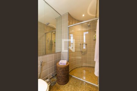 Apartamento à venda com 376m², 4 quartos e 6 vagasBanheiro da Suíte 1