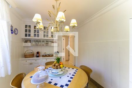 Apartamento à venda com 376m², 4 quartos e 6 vagasCozinha