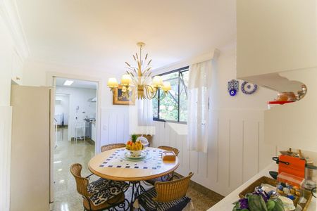 Apartamento à venda com 376m², 4 quartos e 6 vagasCozinha