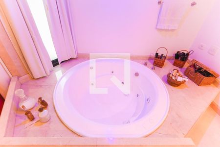 Apartamento à venda com 376m², 4 quartos e 6 vagasBanheiro da Suíte 3