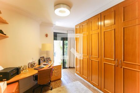 Apartamento à venda com 376m², 4 quartos e 6 vagasQuarto 4