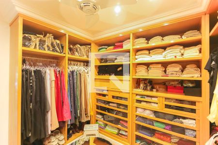 Apartamento à venda com 376m², 4 quartos e 6 vagasCloset da suíte