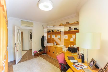 Apartamento à venda com 376m², 4 quartos e 6 vagasQuarto 4