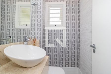 Casa à venda com 245m², 3 quartos e 2 vagas Casa à venda com 245m², 3 quartos e 2 vagasLavabo