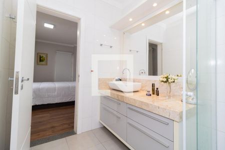 Casa à venda com 245m², 3 quartos e 2 vagas Casa à venda com 245m², 3 quartos e 2 vagasBanheiro da Suíte