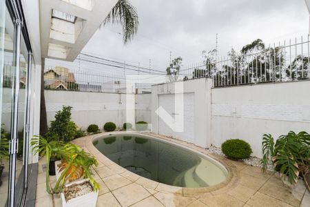 Casa à venda com 245m², 3 quartos e 2 vagas Casa à venda com 245m², 3 quartos e 2 vagasQuintal