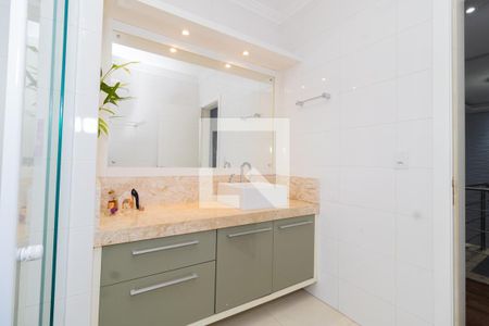 Casa à venda com 245m², 3 quartos e 2 vagas Casa à venda com 245m², 3 quartos e 2 vagasBanheiro