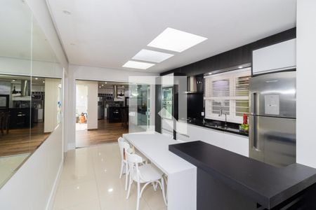 Casa à venda com 245m², 3 quartos e 2 vagas Casa à venda com 245m², 3 quartos e 2 vagasCozinha