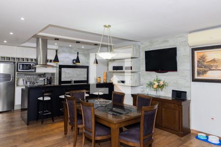 Casa à venda com 245m², 3 quartos e 2 vagas Casa à venda com 245m², 3 quartos e 2 vagasEspaço Gourmet