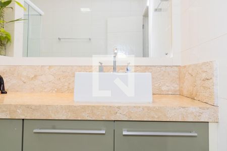 Casa à venda com 245m², 3 quartos e 2 vagas Casa à venda com 245m², 3 quartos e 2 vagasBanheiro