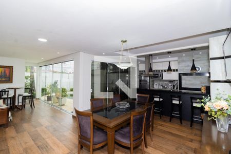 Casa à venda com 245m², 3 quartos e 2 vagas Casa à venda com 245m², 3 quartos e 2 vagasEspaço Gourmet