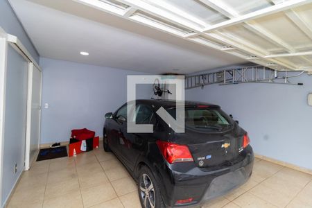 Casa à venda com 245m², 3 quartos e 2 vagas Casa à venda com 245m², 3 quartos e 2 vagasGaragem