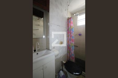 Banheiro de apartamento para alugar com 2 quartos, 70m² em Vargem Pequena, Rio de Janeiro