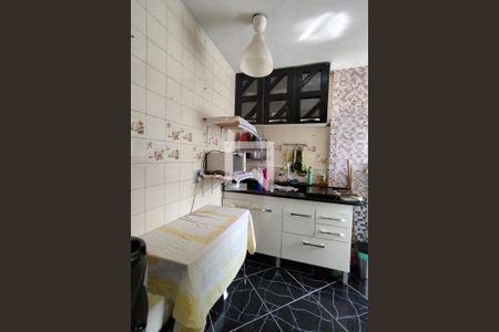 Apartamento para alugar com 70m², 2 quartos e 2 vagasCozinha - Armários