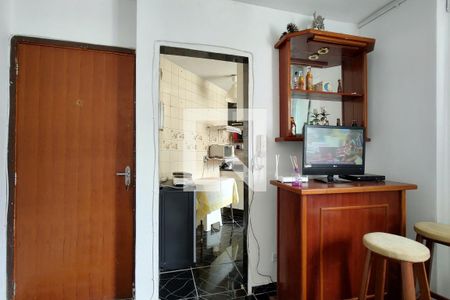 Apartamento para alugar com 70m², 2 quartos e 2 vagasSala