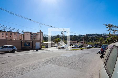 Apartamento para alugar com 40m², 2 quartos e 1 vagaFachada do condomínio e rua