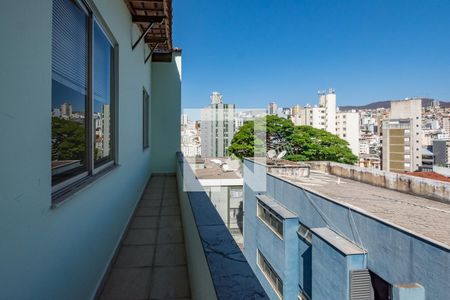 Apartamento à venda com 150m², 3 quartos e 2 vagasVaranda