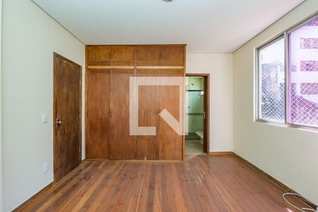 Apartamento à venda com 150m², 3 quartos e 2 vagasSuíte