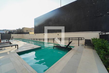 Studio à venda com 29m², 1 quarto e sem vaga Studio à venda com 29m², 1 quarto e sem vagaÁrea comum - Piscina