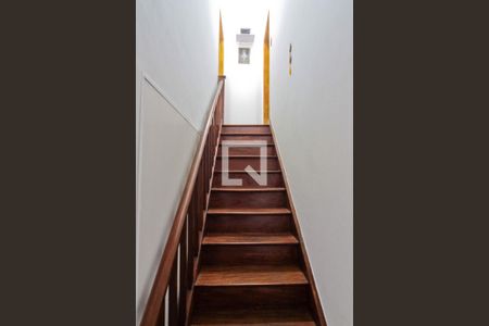 Escada de casa à venda com 2 quartos, 123m² em Casa Verde, São Paulo