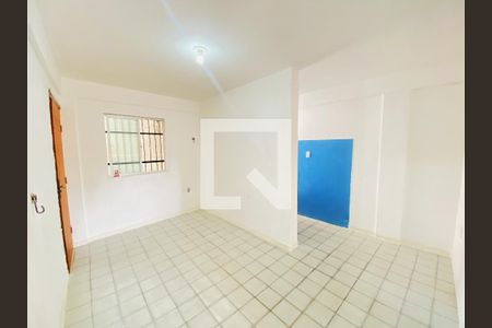 Sala de casa para alugar com 2 quartos, 44m² em Boca do Rio, Salvador