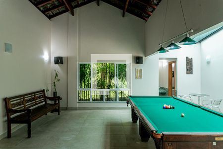 Casa de condomínio à venda com 850m², 4 quartos e 4 vagas Casa de condomínio à venda com 850m², 4 quartos e 4 vagasSalão de jogos