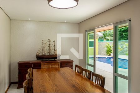 Casa de condomínio à venda com 850m², 4 quartos e 4 vagas Casa de condomínio à venda com 850m², 4 quartos e 4 vagasSala de Jantar