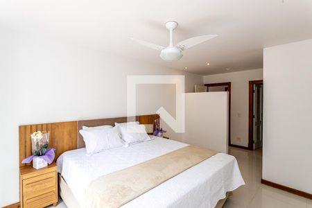 Casa de condomínio à venda com 850m², 4 quartos e 4 vagas Casa de condomínio à venda com 850m², 4 quartos e 4 vagasSuíte master