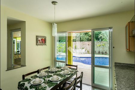 Casa de condomínio à venda com 850m², 4 quartos e 4 vagas Casa de condomínio à venda com 850m², 4 quartos e 4 vagasCozinha