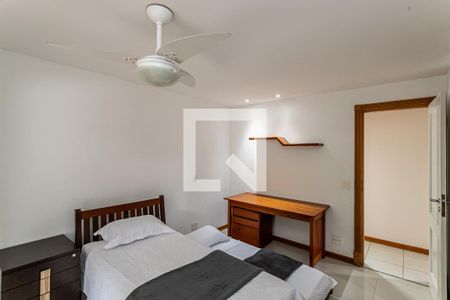 Casa de condomínio à venda com 850m², 4 quartos e 4 vagas Casa de condomínio à venda com 850m², 4 quartos e 4 vagasSuíte 2