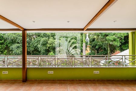 Casa de condomínio à venda com 850m², 4 quartos e 4 vagas Casa de condomínio à venda com 850m², 4 quartos e 4 vagasVaranda