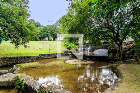 Casa de condomínio à venda com 850m², 4 quartos e 4 vagas Casa de condomínio à venda com 850m², 4 quartos e 4 vagasÁrea comum