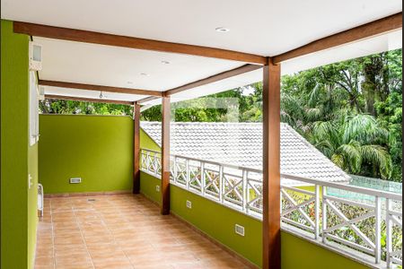 Casa de condomínio à venda com 850m², 4 quartos e 4 vagas Casa de condomínio à venda com 850m², 4 quartos e 4 vagasÁrea comum