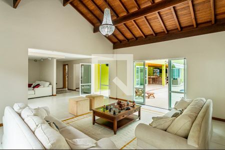 Sala de casa de condomínio à venda com 4 quartos, 850m² em Jacarepaguá, Rio de Janeiro