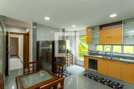 Casa de condomínio à venda com 850m², 4 quartos e 4 vagas Casa de condomínio à venda com 850m², 4 quartos e 4 vagasCozinha