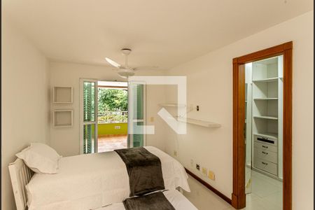 Casa de condomínio à venda com 850m², 4 quartos e 4 vagas Casa de condomínio à venda com 850m², 4 quartos e 4 vagasSuíte 3