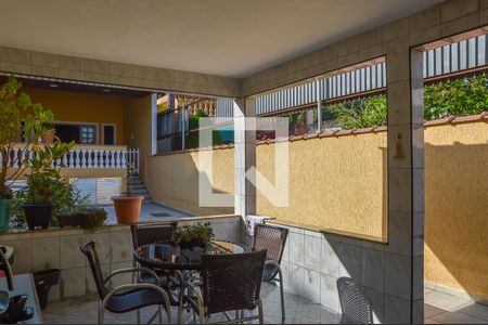 Casa à venda com 248m², 3 quartos e 2 vagasÁrea de Serviço