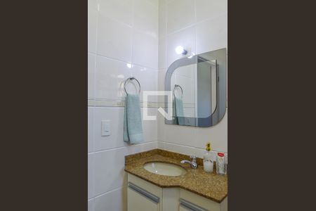 Casa à venda com 248m², 3 quartos e 2 vagasBanheiro