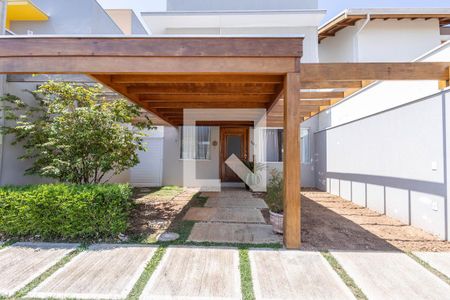 Casa de condomínio para alugar com 168m², 4 quartos e 2 vagas Casa de condomínio para alugar com 168m², 4 quartos e 2 vagasÁrea Externa