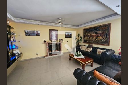 Casa à venda com 4 quartos, 300m² em Jardim Leonor, São Paulo