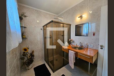 Casa à venda com 300m², 4 quartos e 4 vagasBanheiro Corredor