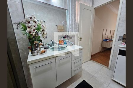 Casa à venda com 300m², 4 quartos e 4 vagasBanheiro da Suíte 2