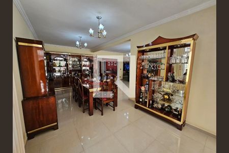 Sala de Jantar de casa à venda com 4 quartos, 300m² em Jardim Leonor, São Paulo