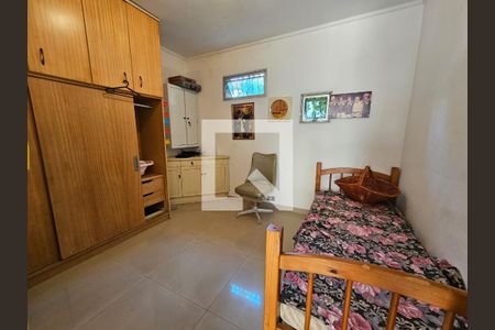 Casa à venda com 300m², 4 quartos e 4 vagasQuarto de Serviço