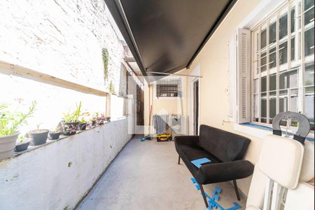 Casa à venda com 90m², 3 quartos e 2 vagas Casa à venda com 90m², 3 quartos e 2 vagasÁrea de Serviço